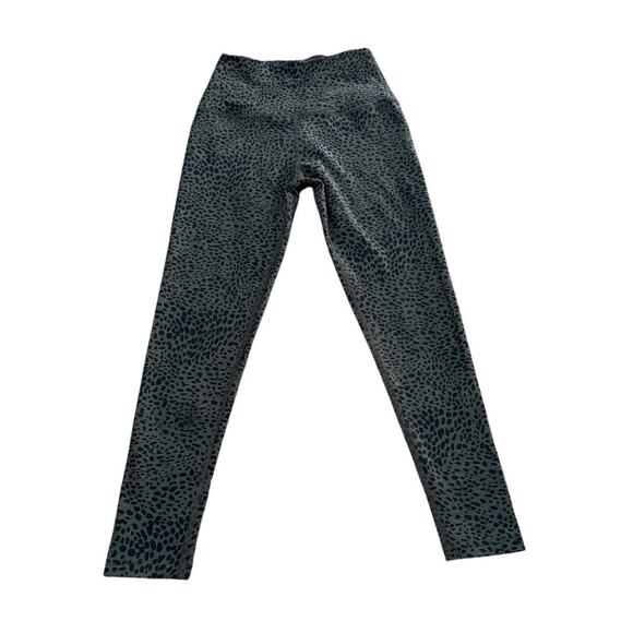 Beyond yoga Copped Leggings Size Small Excellent Made in USA - Picture 2 of 4